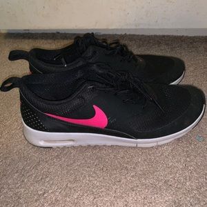 Nike Air Max Thea. Size 7Y/women’s 8